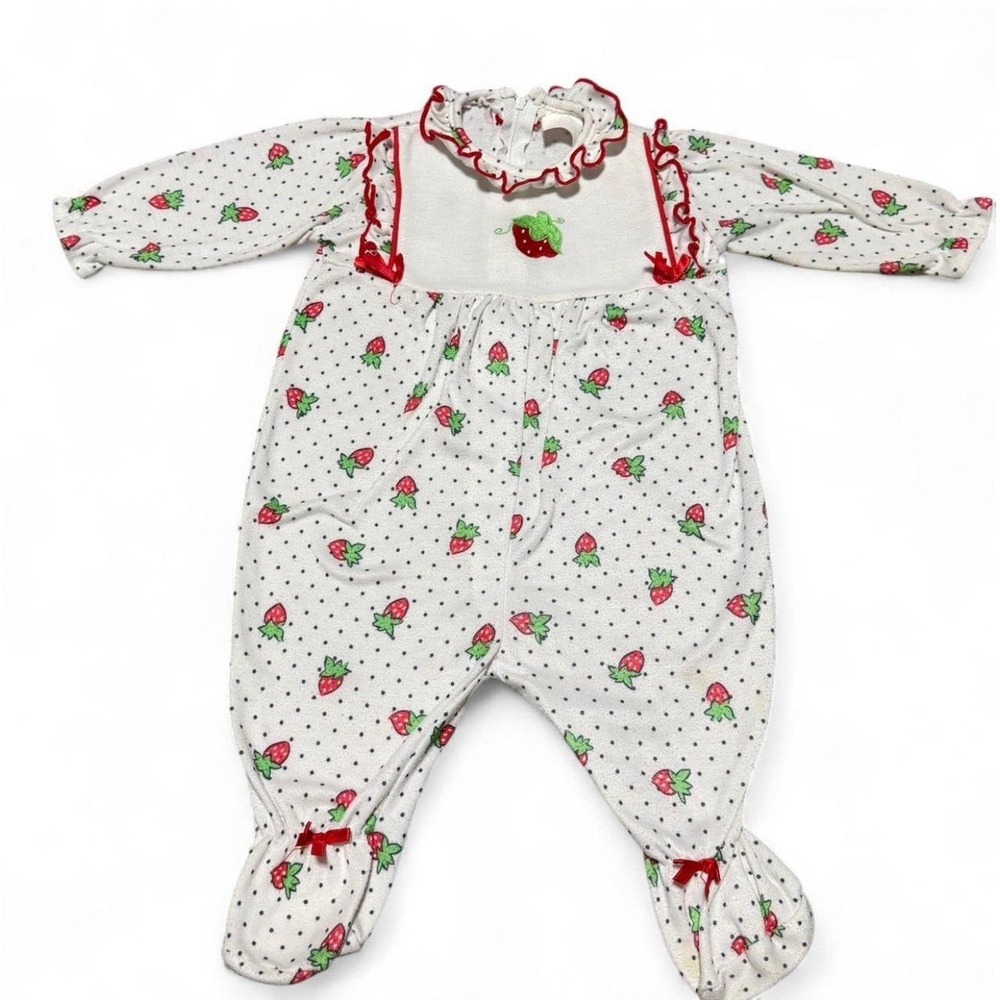 Vintage Baby Girls Strawberry Footed Sleeper Romper Ruffle Cottagecore 6/9